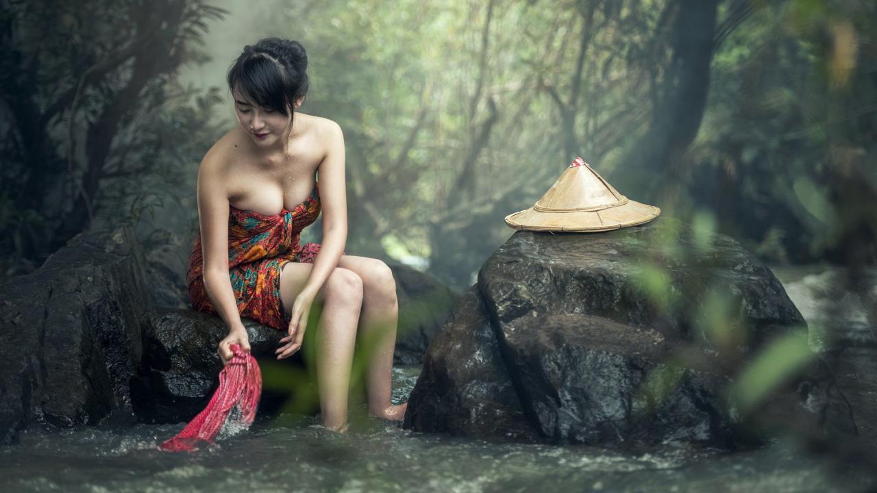 寶寶我們對著鏡子做好不好:  鏡子游戲?qū)殞毘砷L的益處與風險